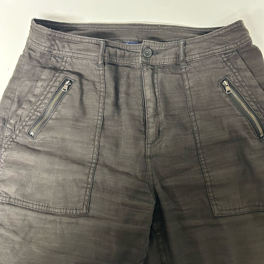 Stylish Brown Pants with Zipper Pockets